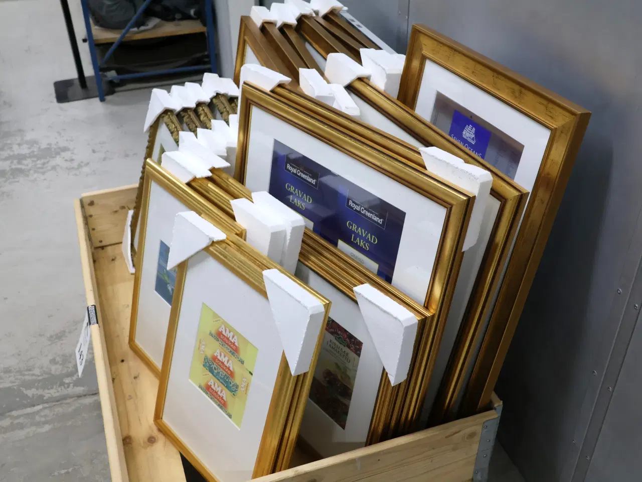 Billede 2 - 23 Stk Billedrammer m/guldfarvet kant +spejl. 