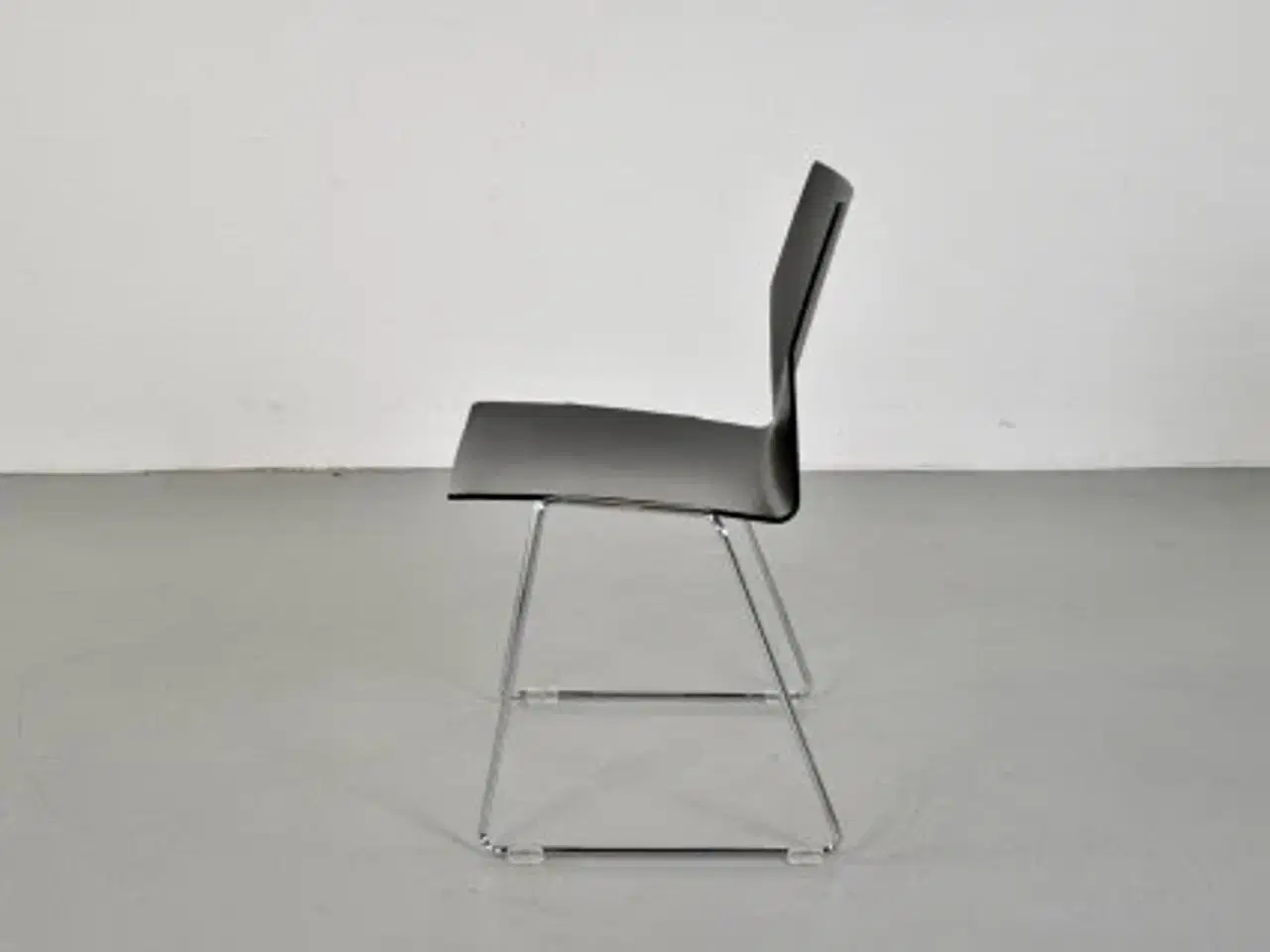 Billede 2 - Four design konferencestol med sort skal og krom stel