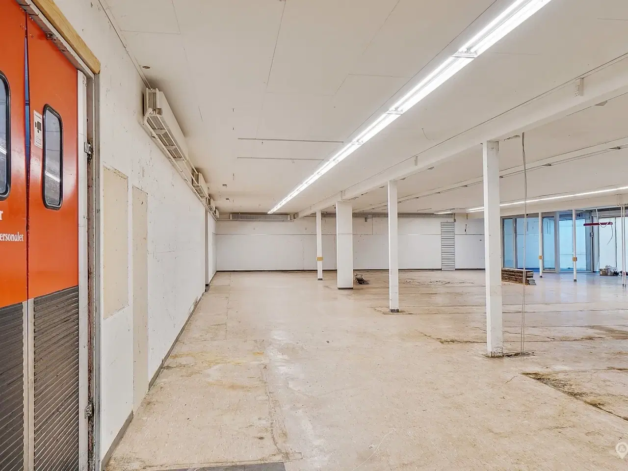 Billede 5 - Stor-butik ved byens bedste indfaldsvej