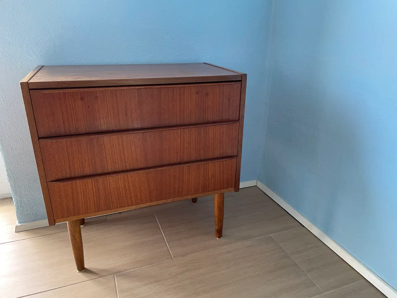 Billede 2 - Retro kommode og spejl.