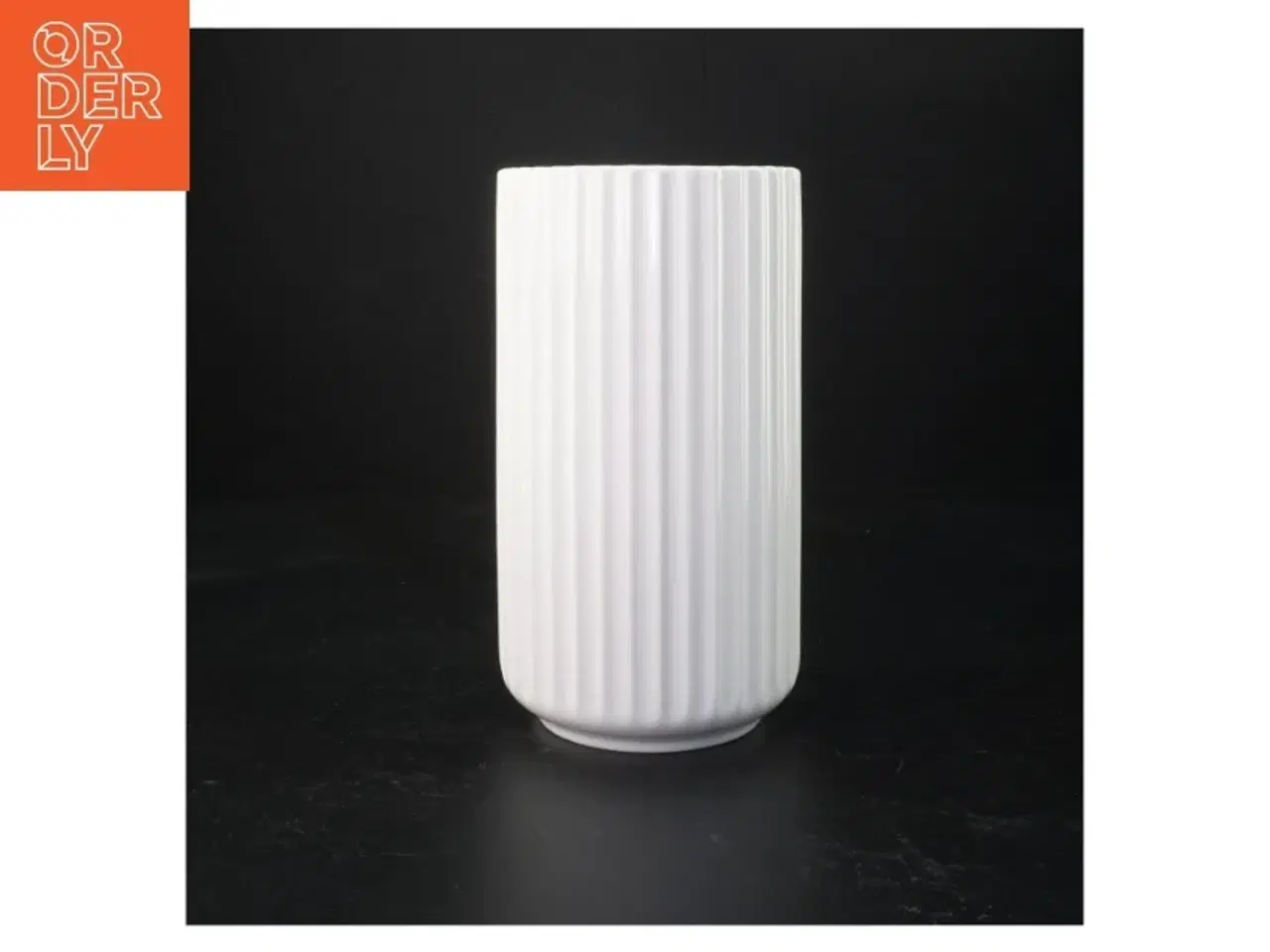 Billede 1 - Hvid porcelænsvase fra Lyngby (str. 20 cm)