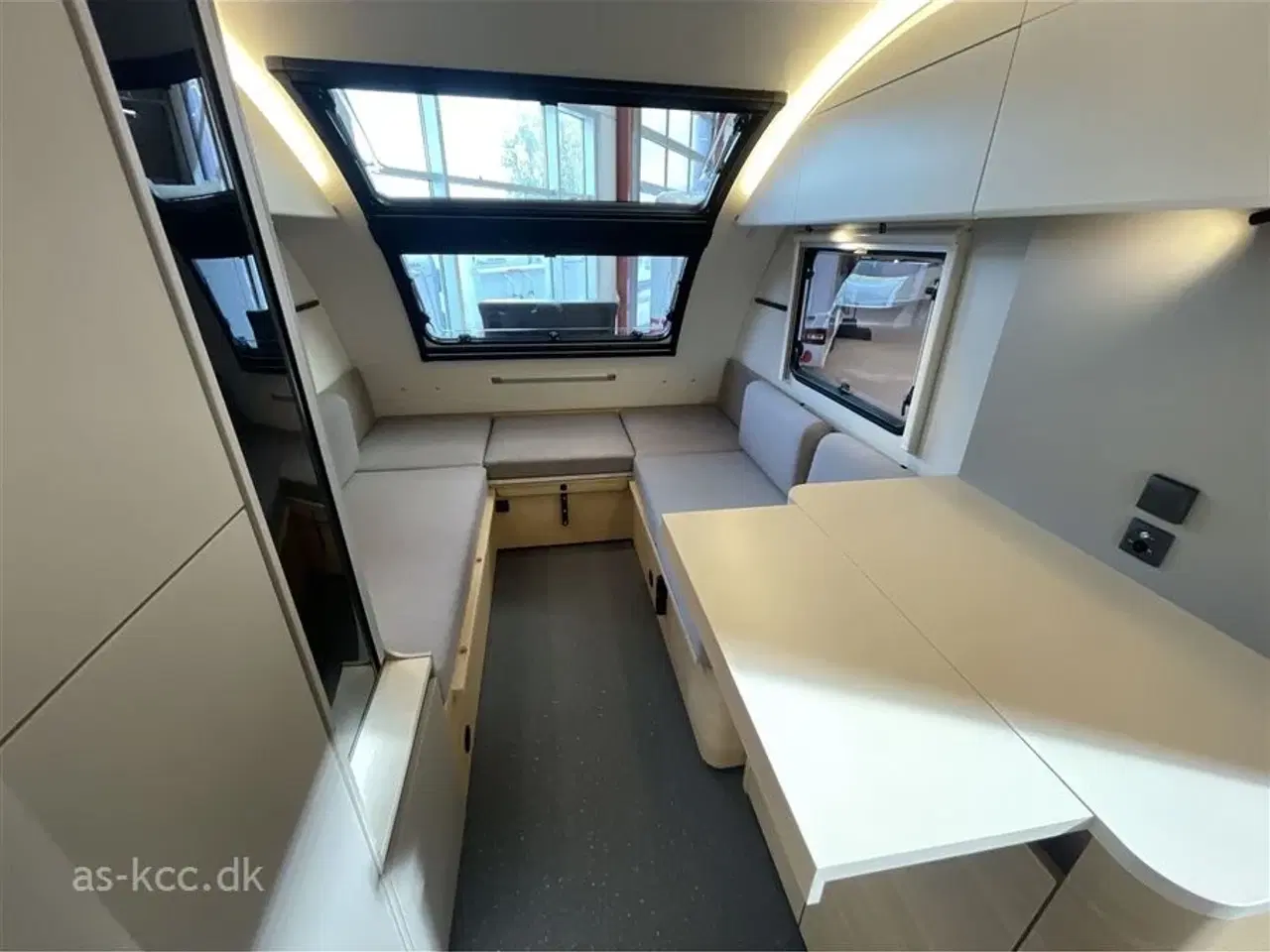 Billede 12 - 2026 - Adria Action 391 LH   Adria Action 391 LH Classic årg. 2026  Generation 2 ny ude og inde. Denne vogn er med soundbar.