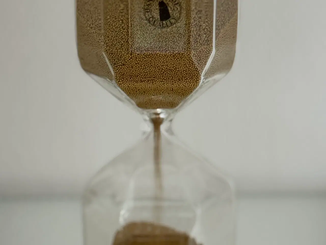 Billede 3 - (Timeglas med “guldkugler” Håndlavet) 