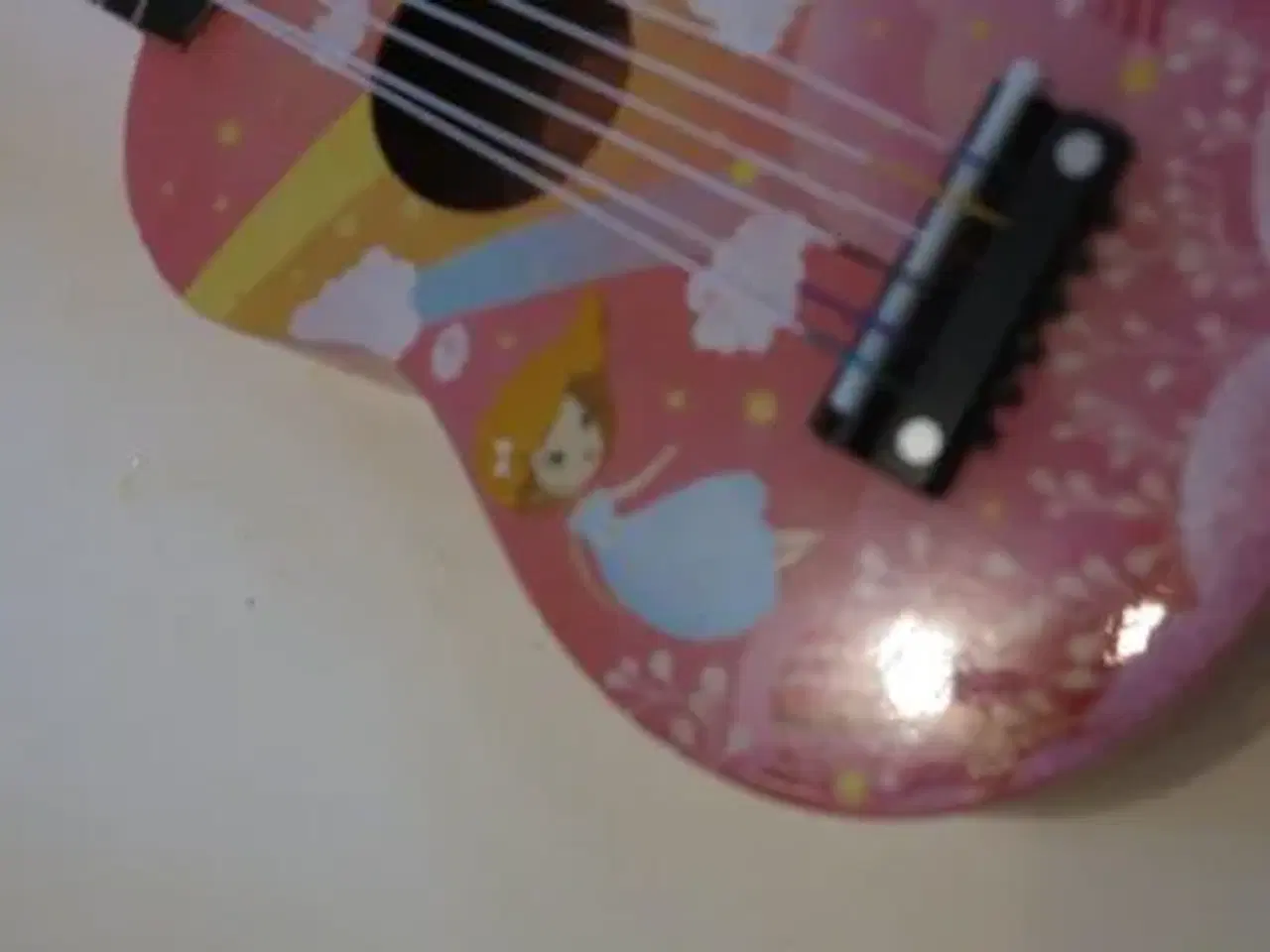 Billede 2 - Vilac - Regnbue Guitar til børn sælges