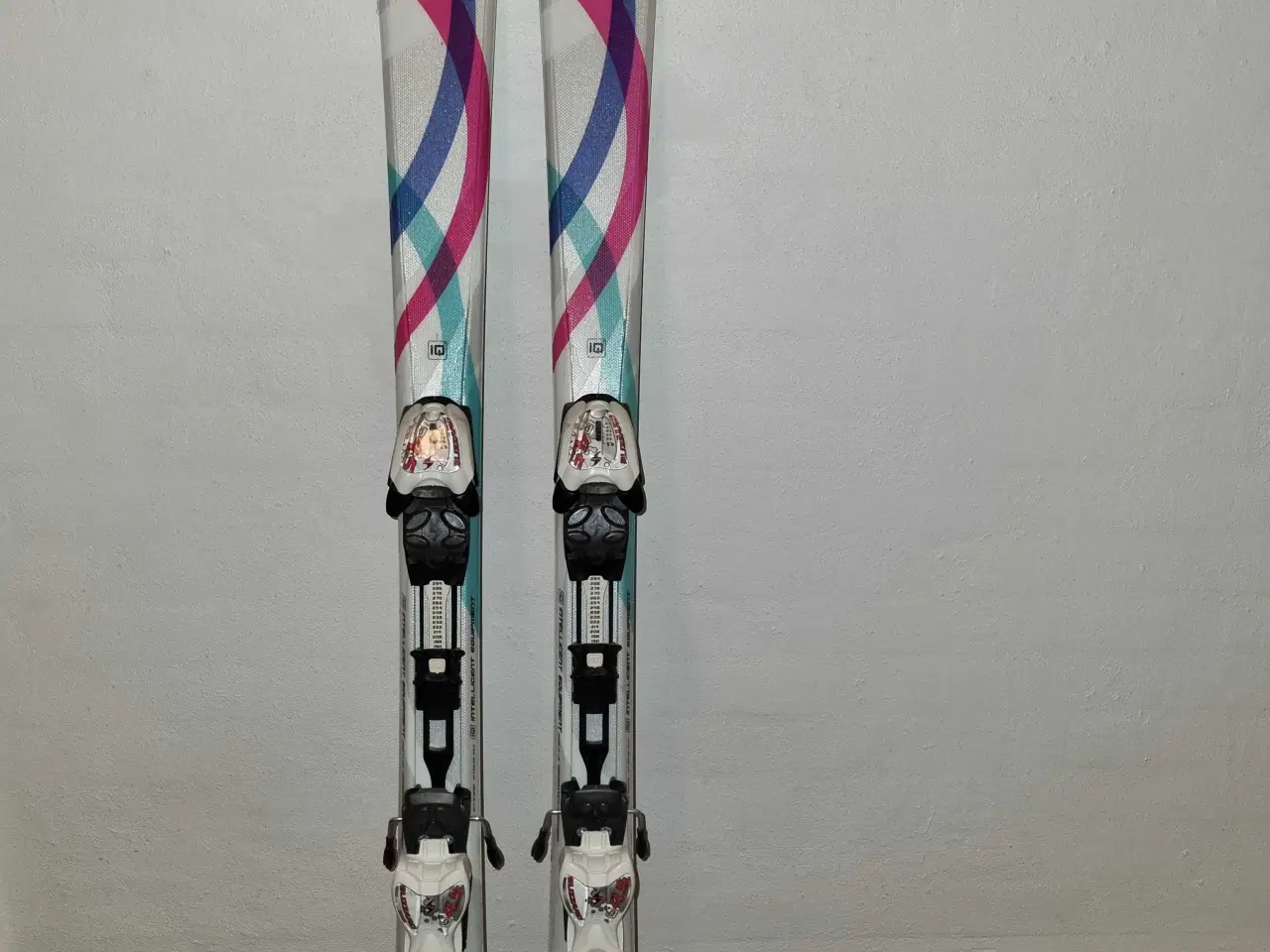 Billede 1 - Junior ski og hjelm