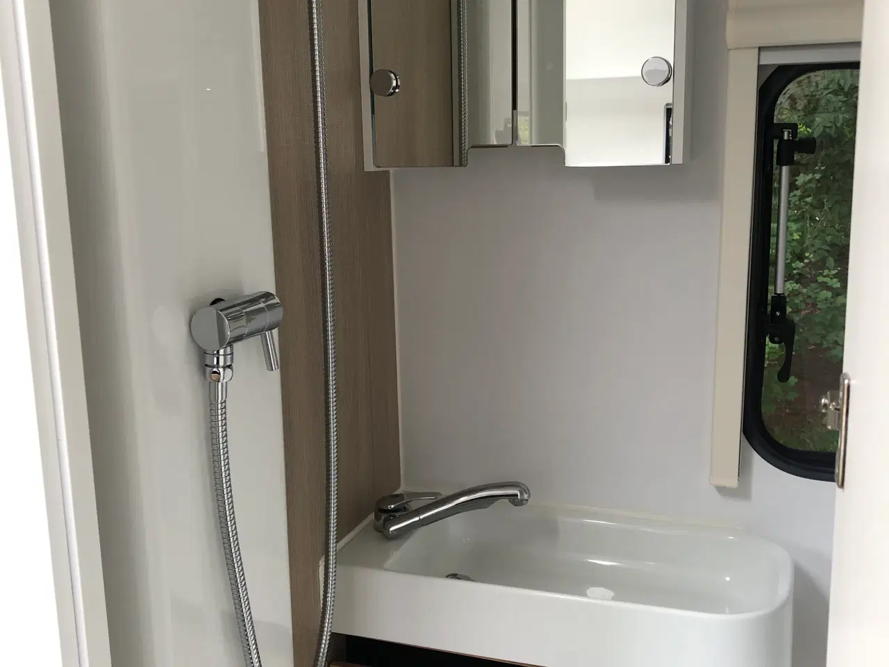 Billede 19 - Super flot 2 Pers. Campingvogn sælges