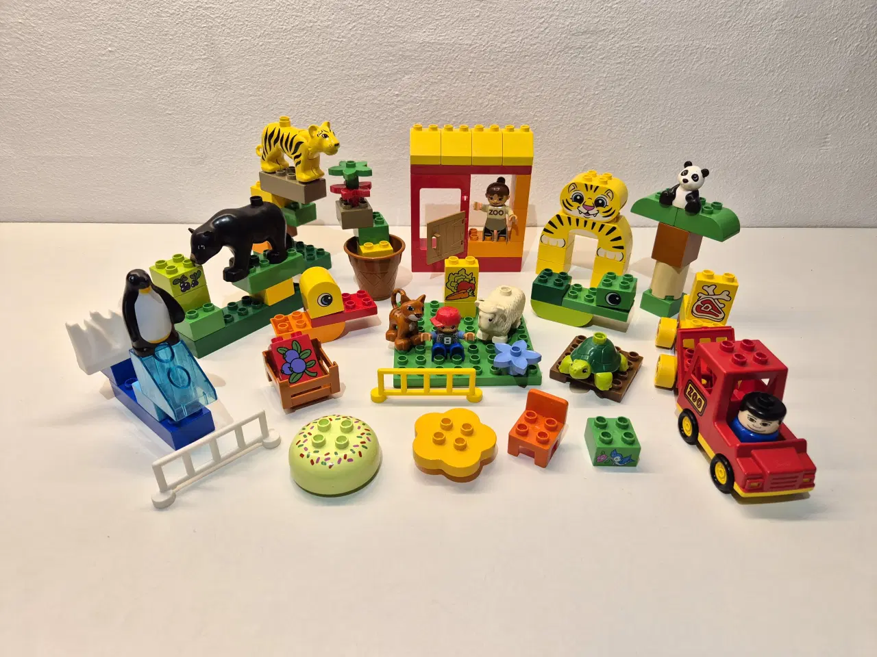 Billede 1 - Duplo Zoo Med Dyr, Zoo Bil,  Mennesker samt andet