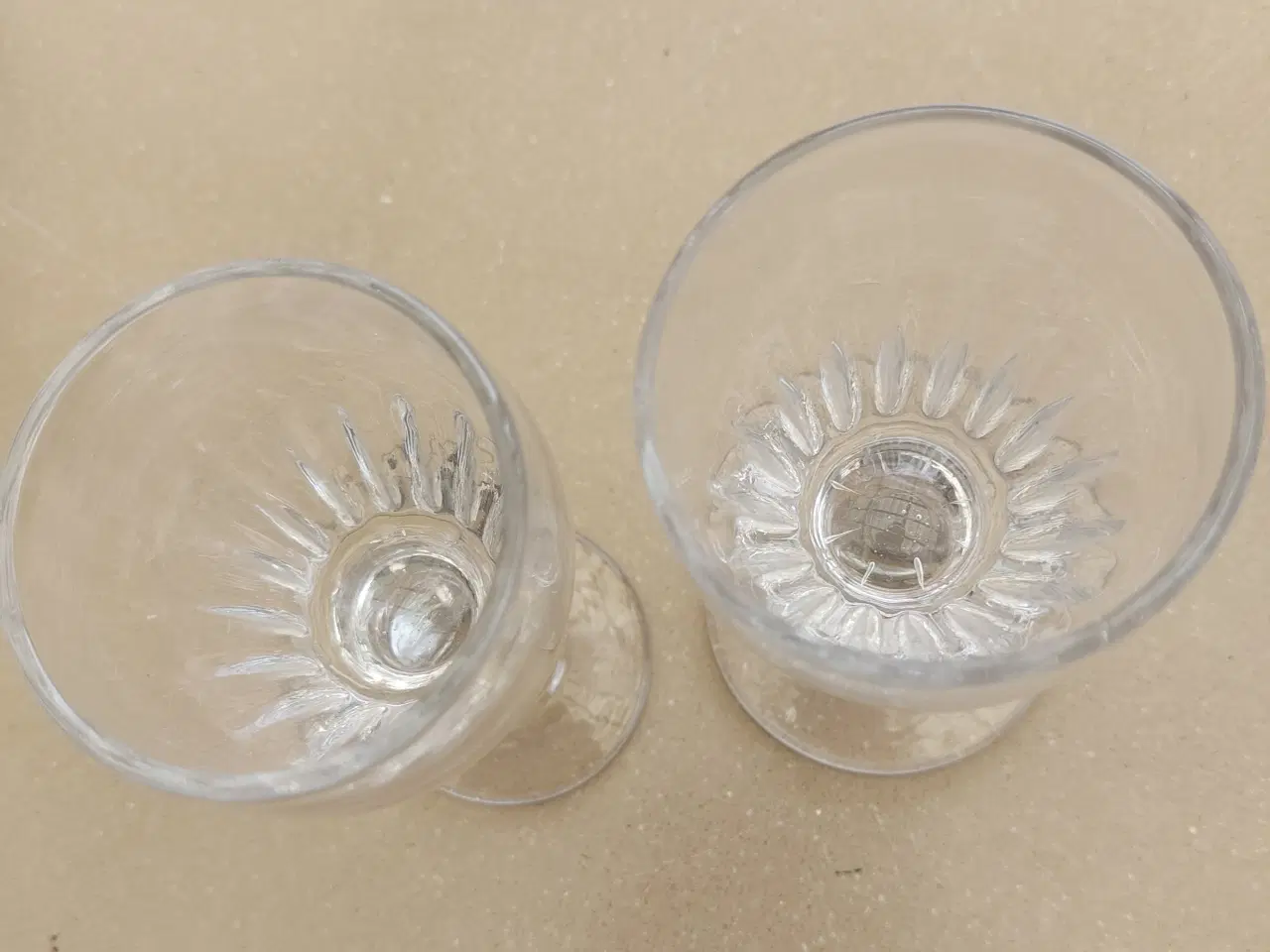 Billede 4 - CONRADSMINDE - snapseglas ca. år 1850 - riflede 