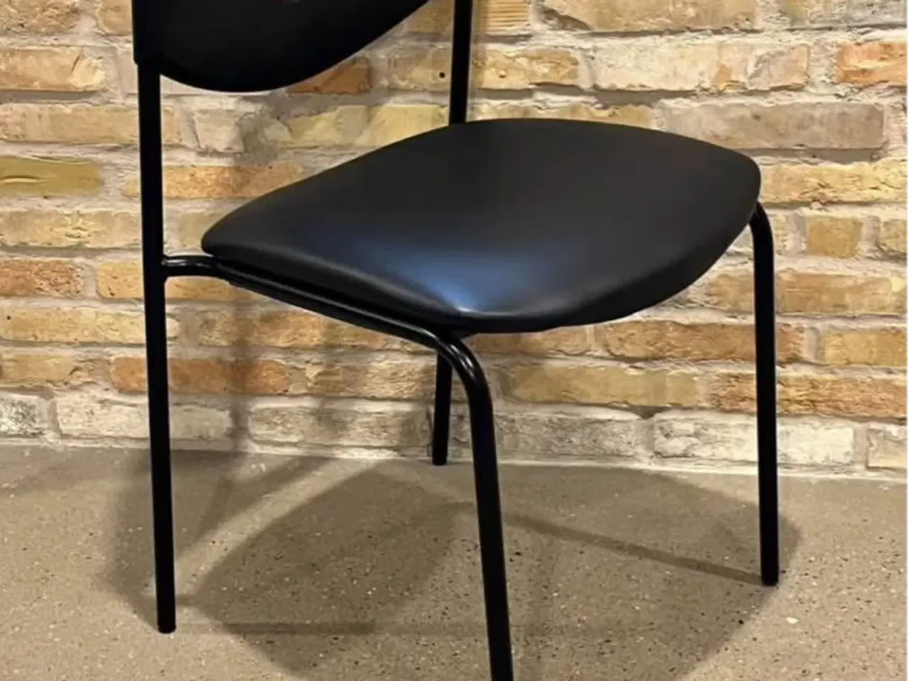 Billede 1 - Stol man sidder rigtig godt på. Der er 2 tilbage. 