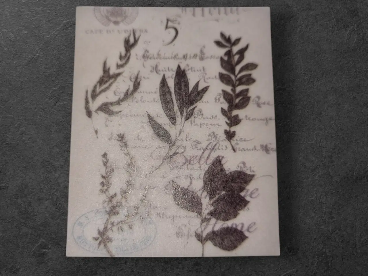 Billede 1 - Papirark med botanisk design og vintage detaljer