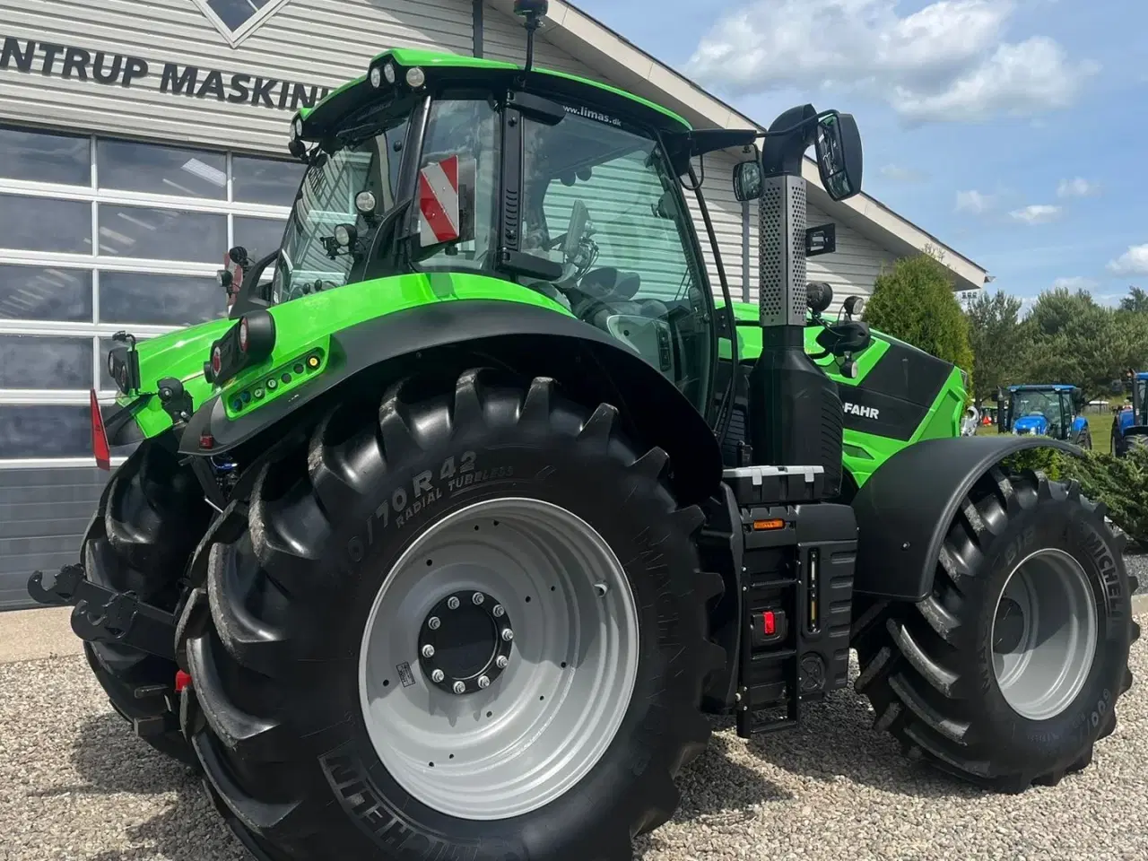 Billede 16 - Deutz-Fahr Agrotron 8280 TTV Stage V Warrior med fuld affjedring og evt. GPS