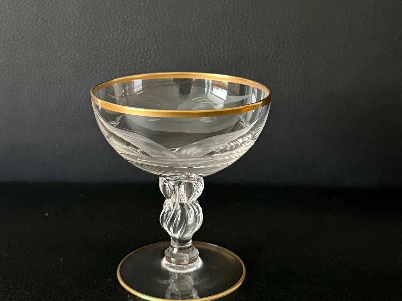 Billede 4 - Lyngby mågeglas med intakt guldkant