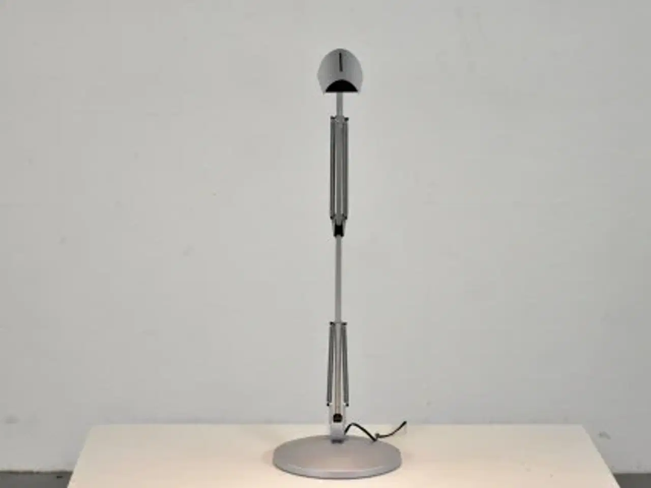 Billede 2 - Luxo air bordlampe i alugrå