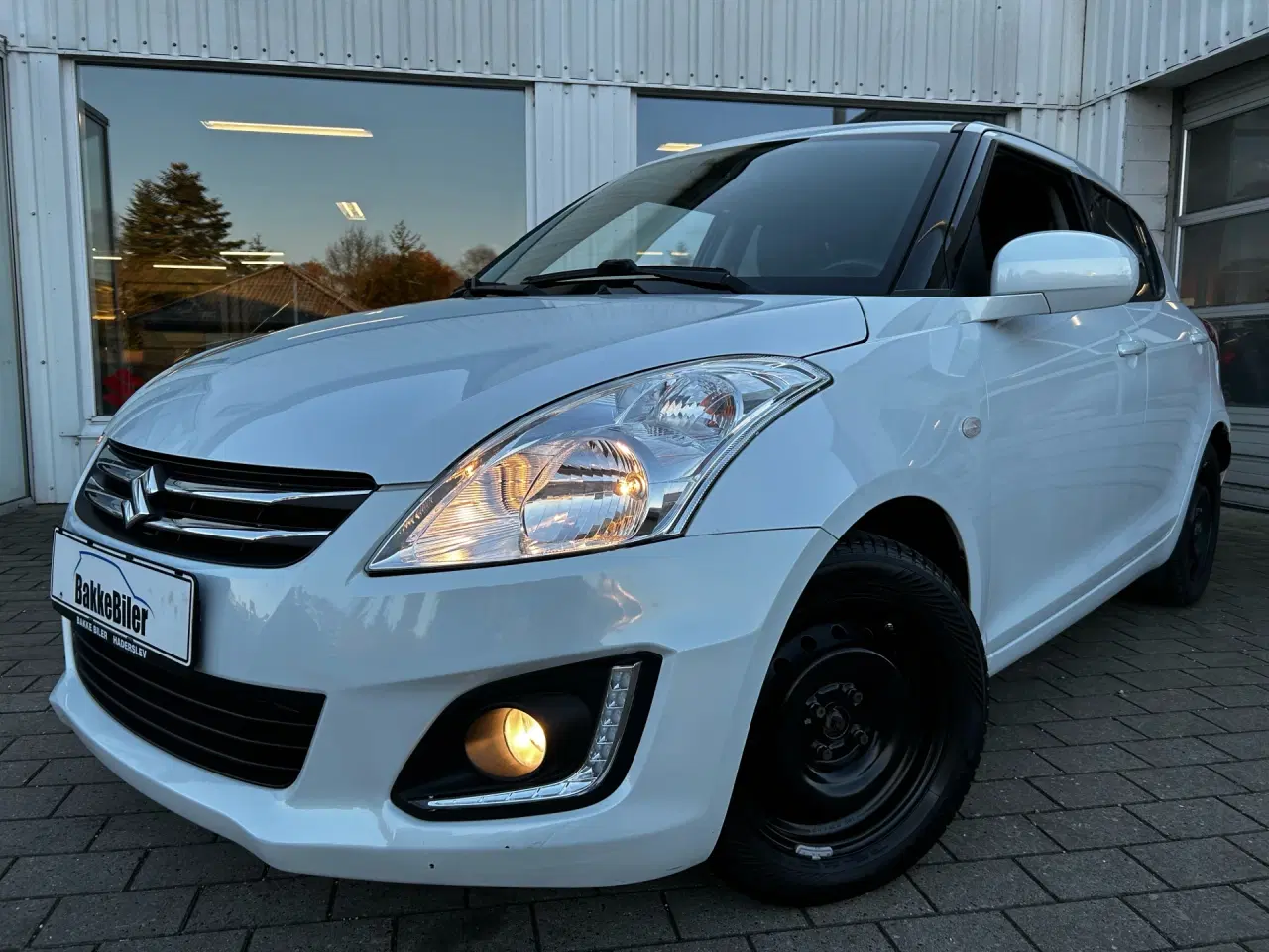 Billede 1 - Suzuki Swift 1,2 Dualjet 16V Style 90HK 5d