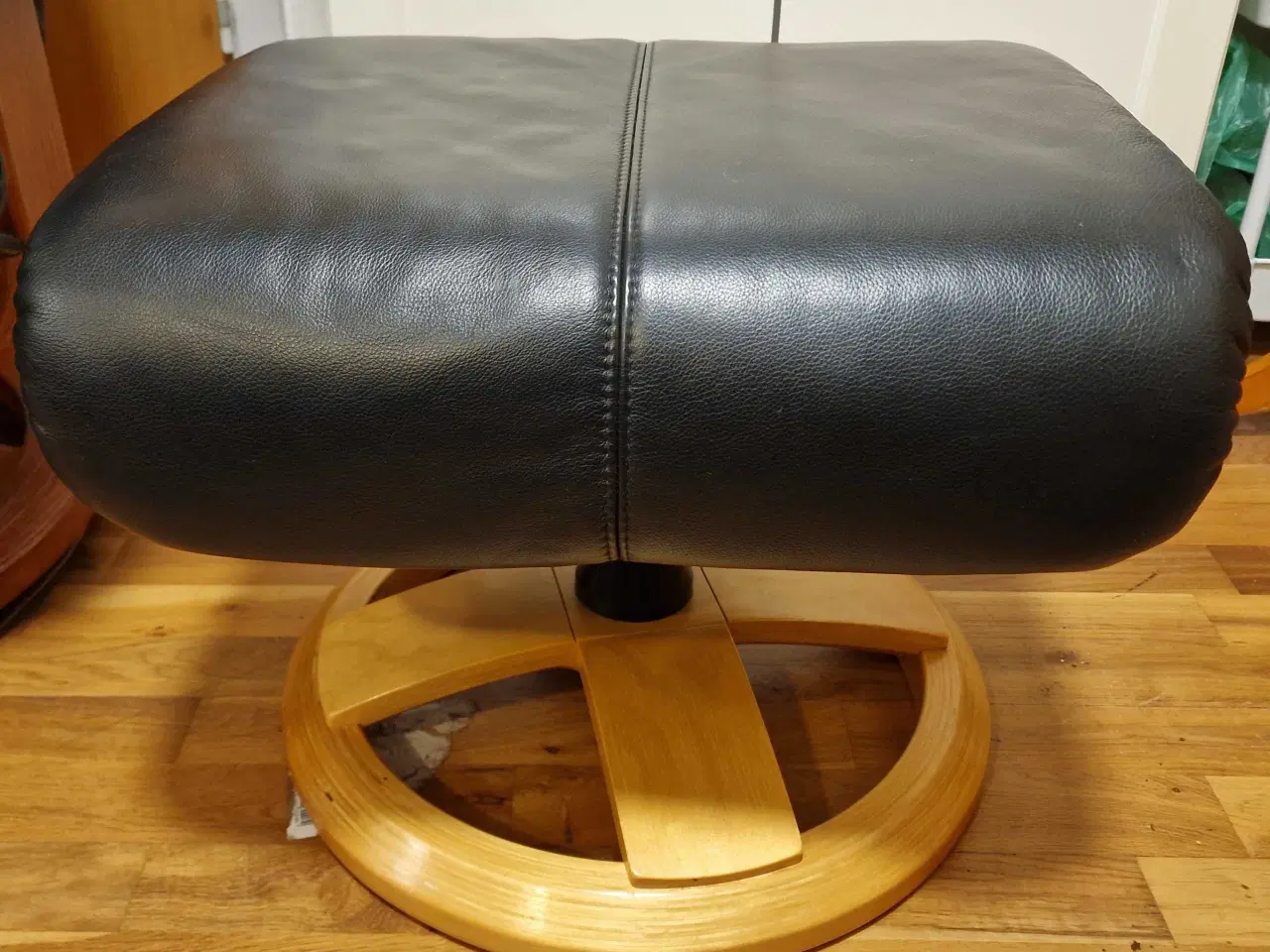 Billede 5 - Sort Stressless lænestol (evt + skammel) 