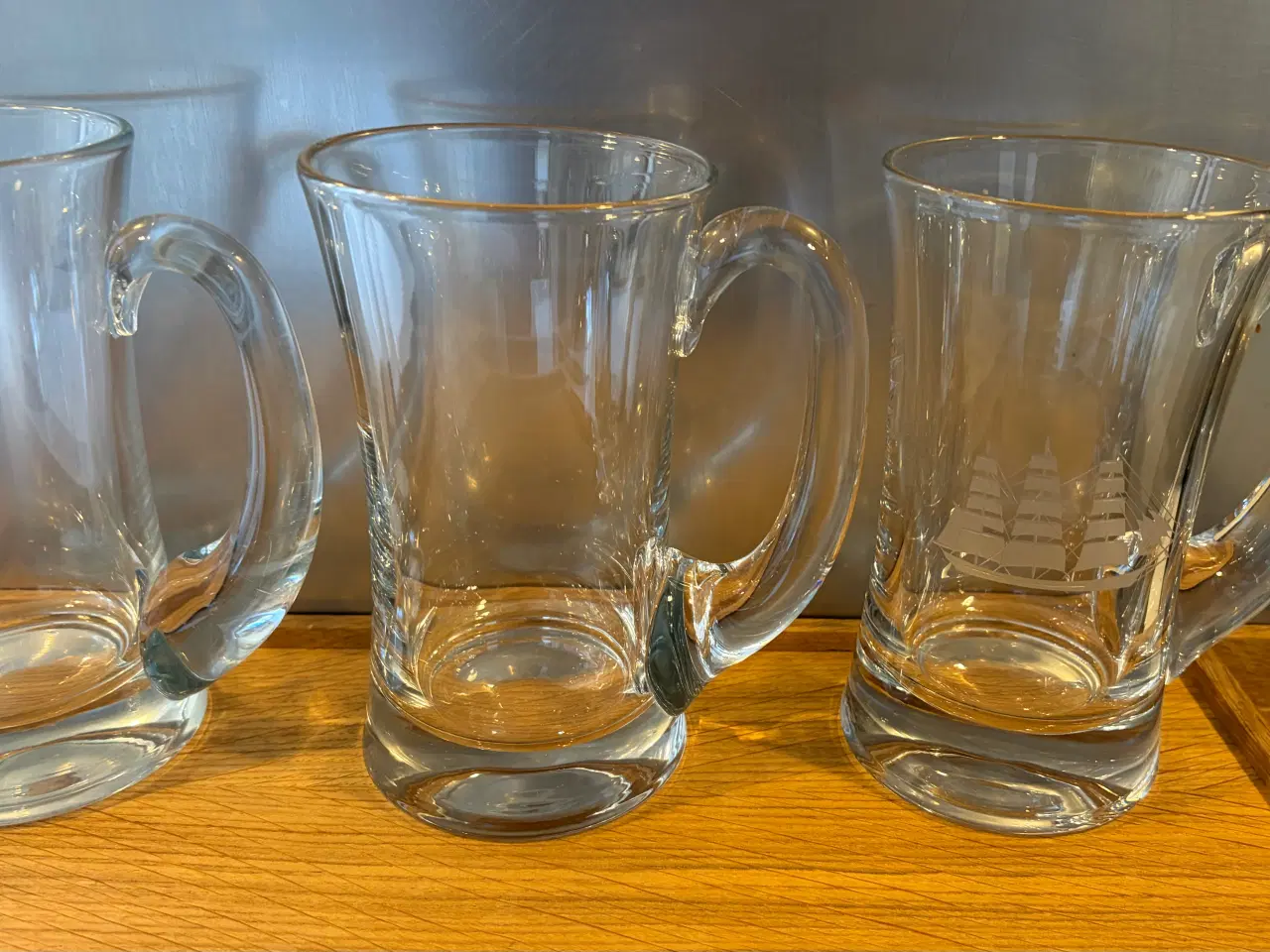 Billede 2 - SKIBSHUND 2 stk. ØLKRUS, Per Lütken, Holmegaard