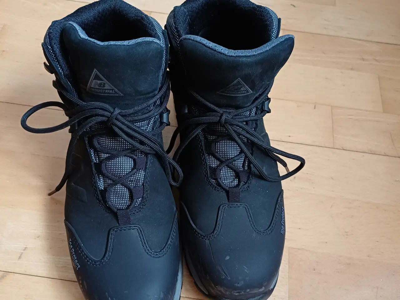Billede 1 - New Balance str. 42,5 sikkerhedsstøvďler