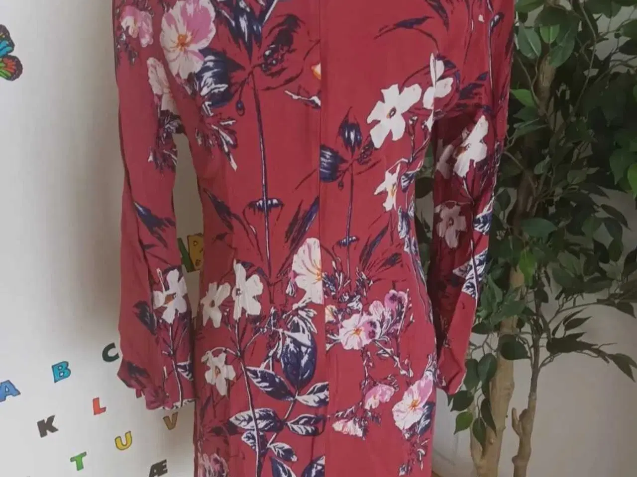 Billede 7 - Kjole. Gestuz. Large/40