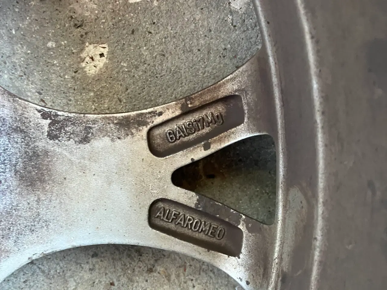 Billede 3 - Alfa Gasisimo Alufælge 18" sæt