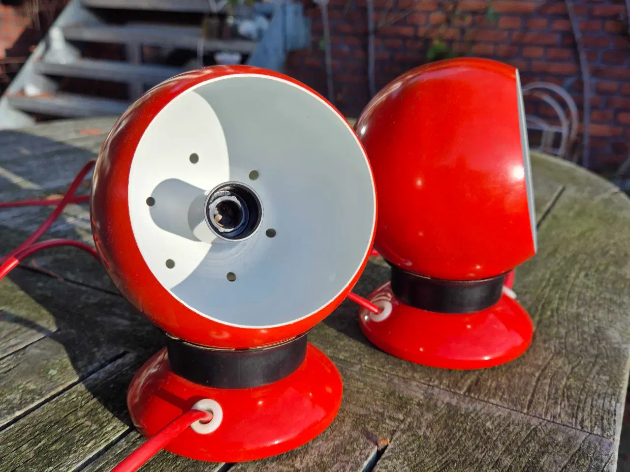 Billede 1 - Velholdte rødorange magnetlamper 