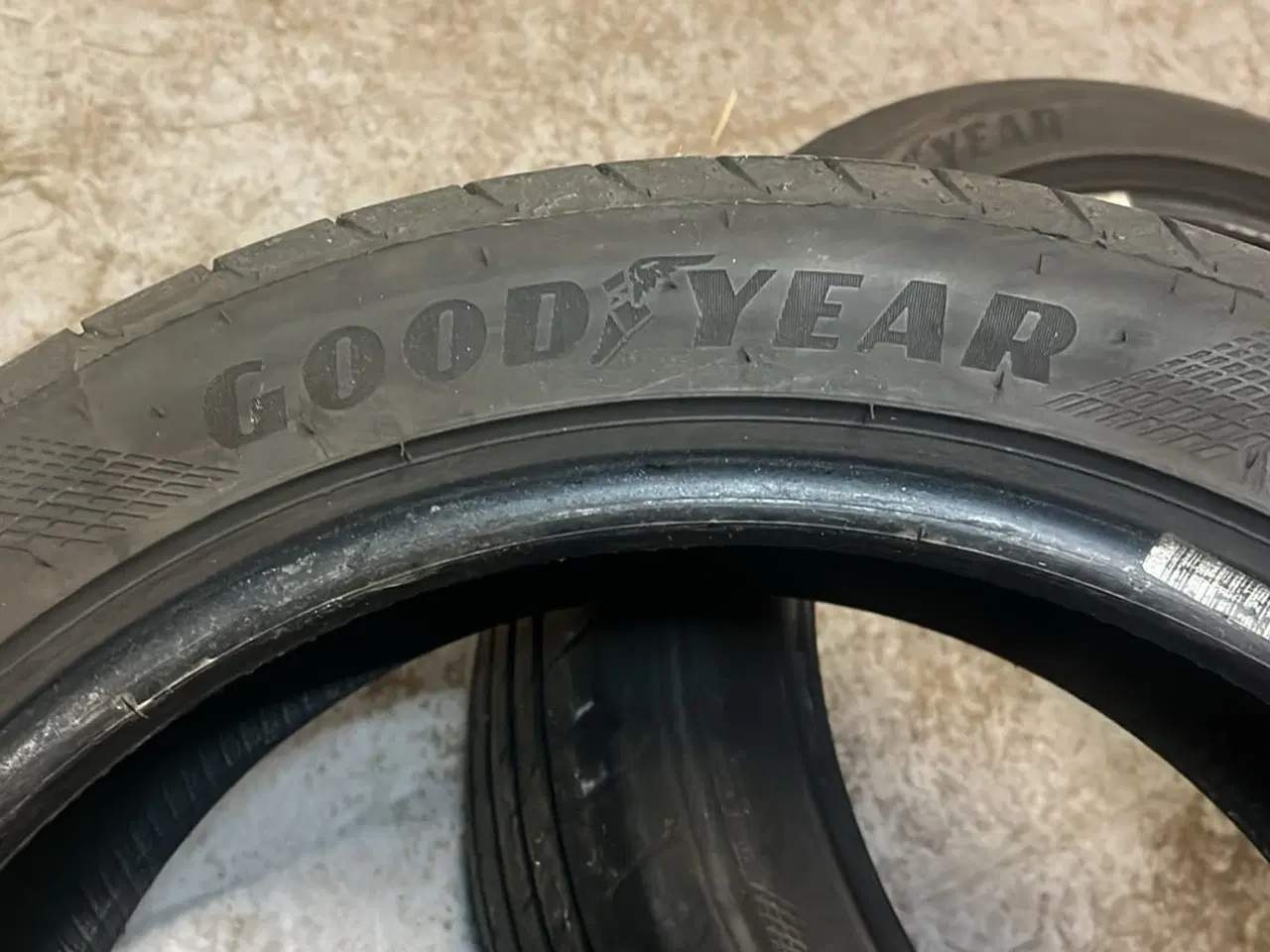 Billede 3 - 2 dæk af mærket goodyear eagle f1 sælges  