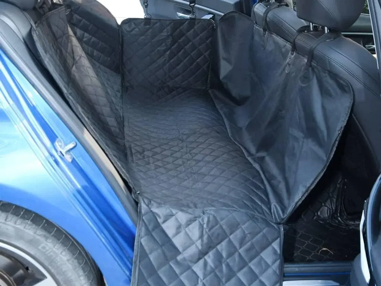 Billede 3 - Hundetæppe til bil 137x46x50 cm sort