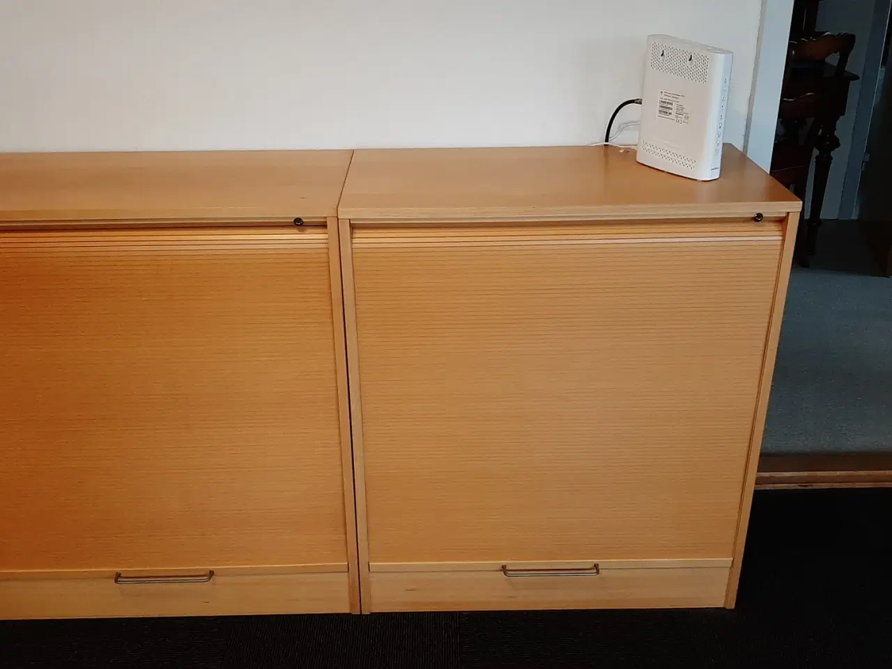 Billede 1 - Jalousiskabe m. hylde