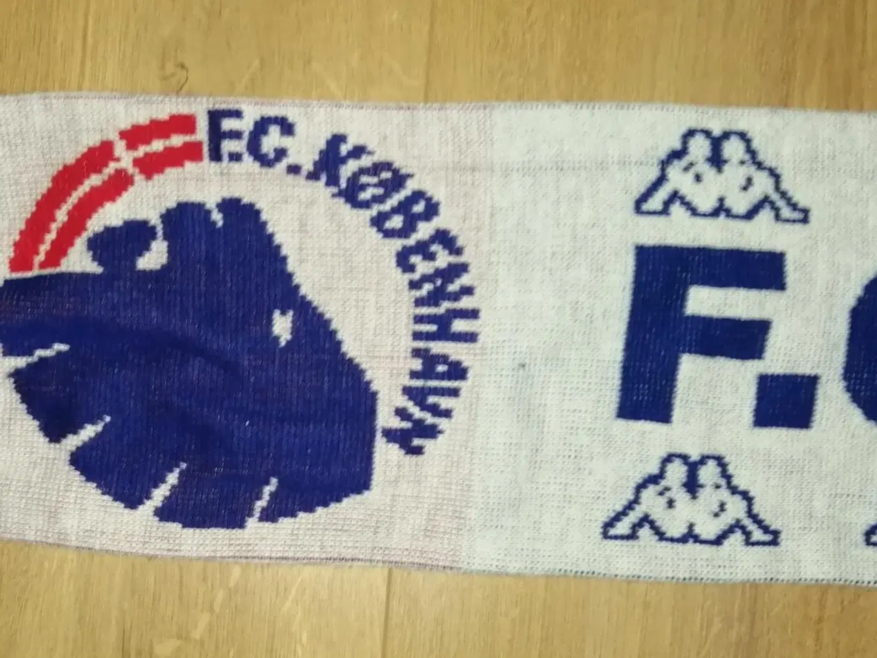 Billede 3 - F.C. KØBENHAVN KAPPA HALSTØRKLÆDE, SOM NYT