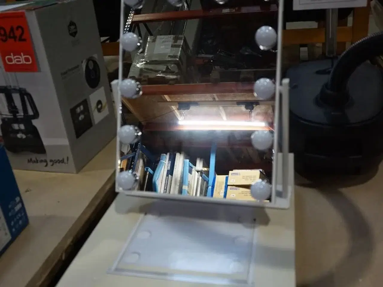 Billede 2 - Essential makeupspejl m. LED lys