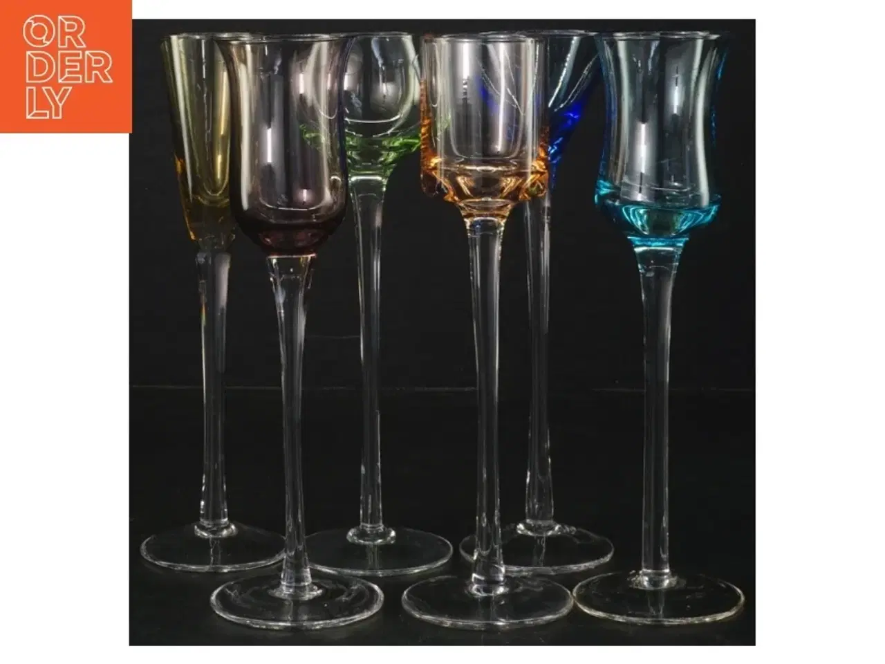 Billede 1 - Farvede snaps/likørglas, 6 stykker, farvet (str. 18 cm. 6 stykker)