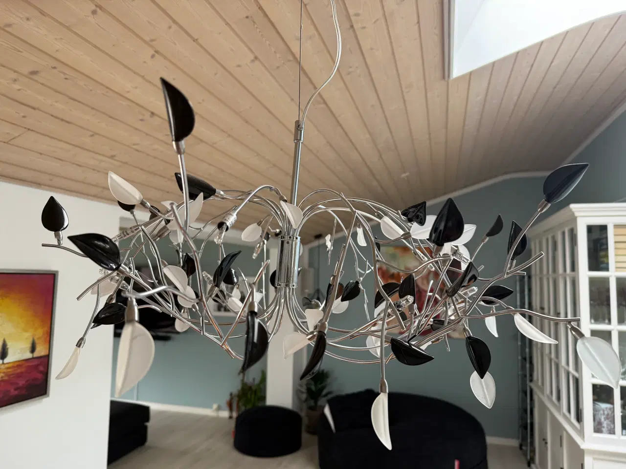 Billede 3 - Super flot lampe i krom med sorte/hvide glasblade