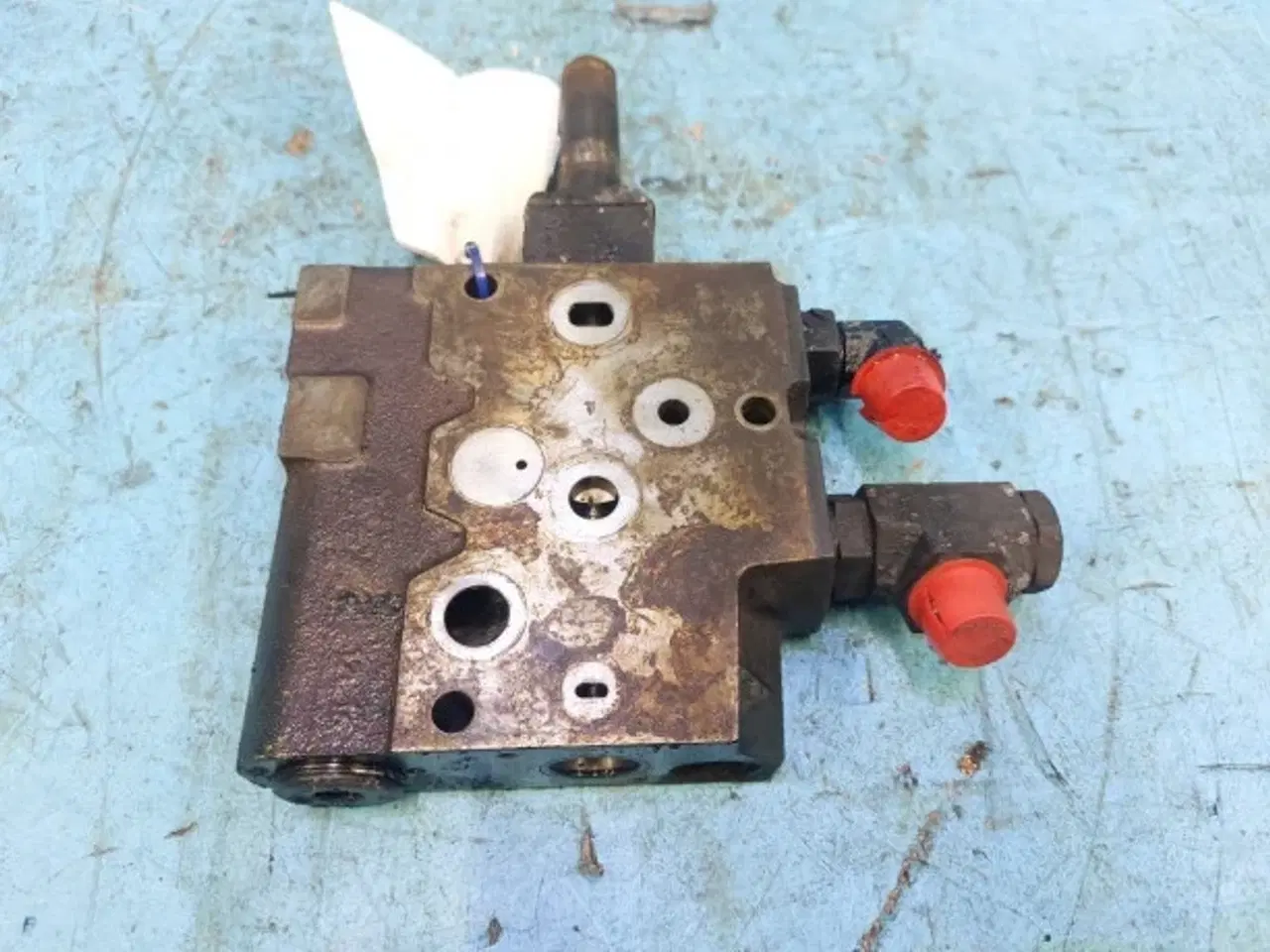 Billede 9 - New Holland CR9090 Hidraulikventil 86580299