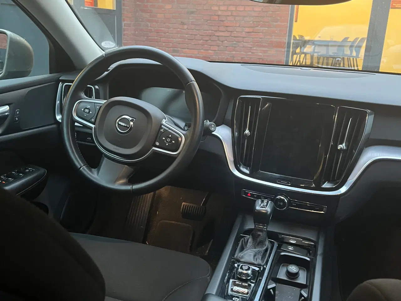 Billede 5 - Volvo V60 Momentum D4 - lav kilometer!