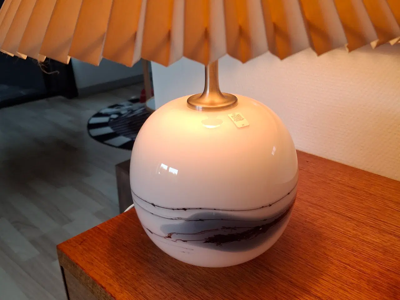 Billede 3 - Holmegaard Sakura bordlampe lille kugle 