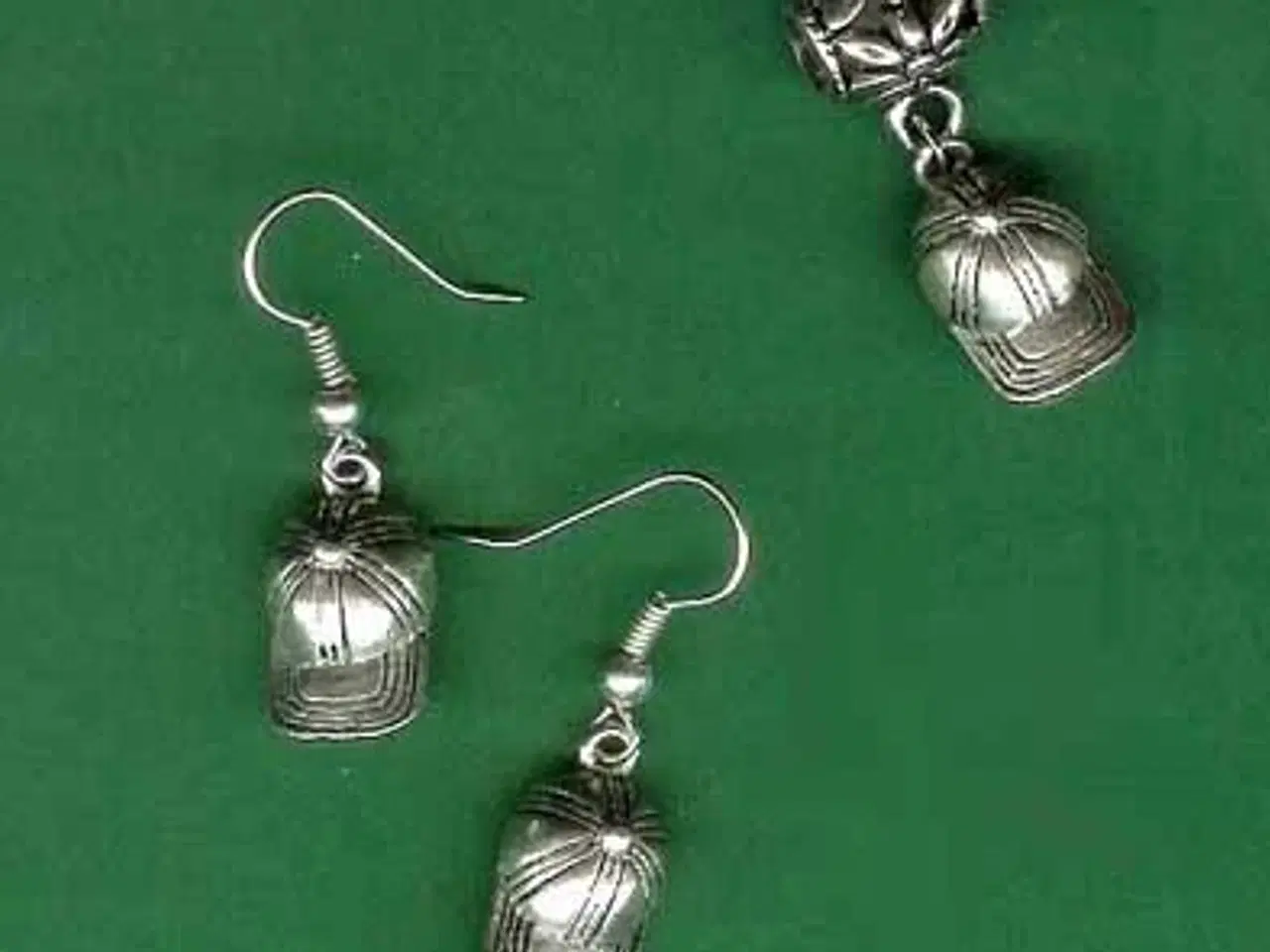 Billede 4 - Baseballkasket - charms til smykker