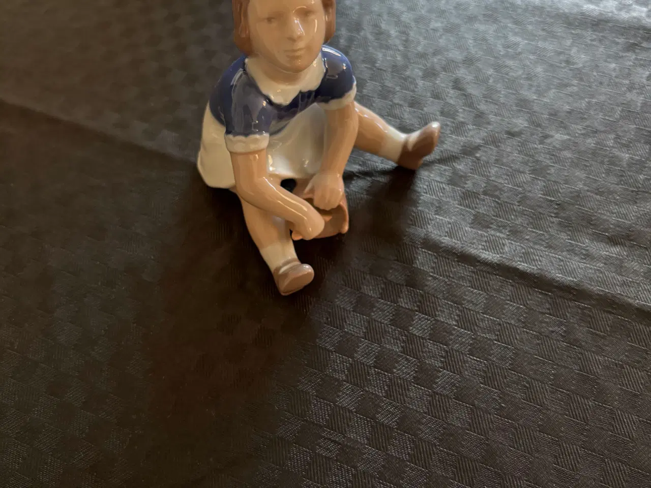 Billede 3 - B&G figur af pige med spand