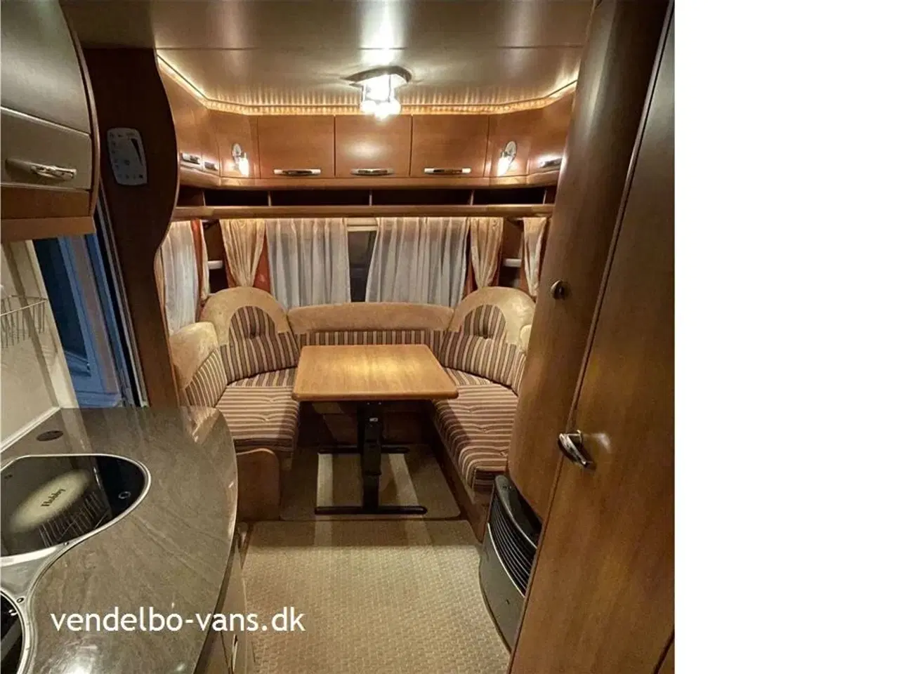 Billede 12 - 2009 - Hobby Excellent 540 UFF Stor fritstående dobbeltseng og panorama vinduer