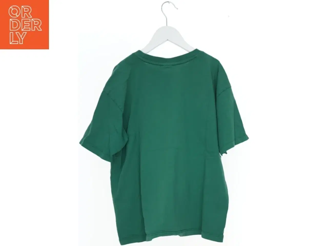 Billede 2 - Grøn T-shirt med påskrift fra Pomp de Lux (str. 164)