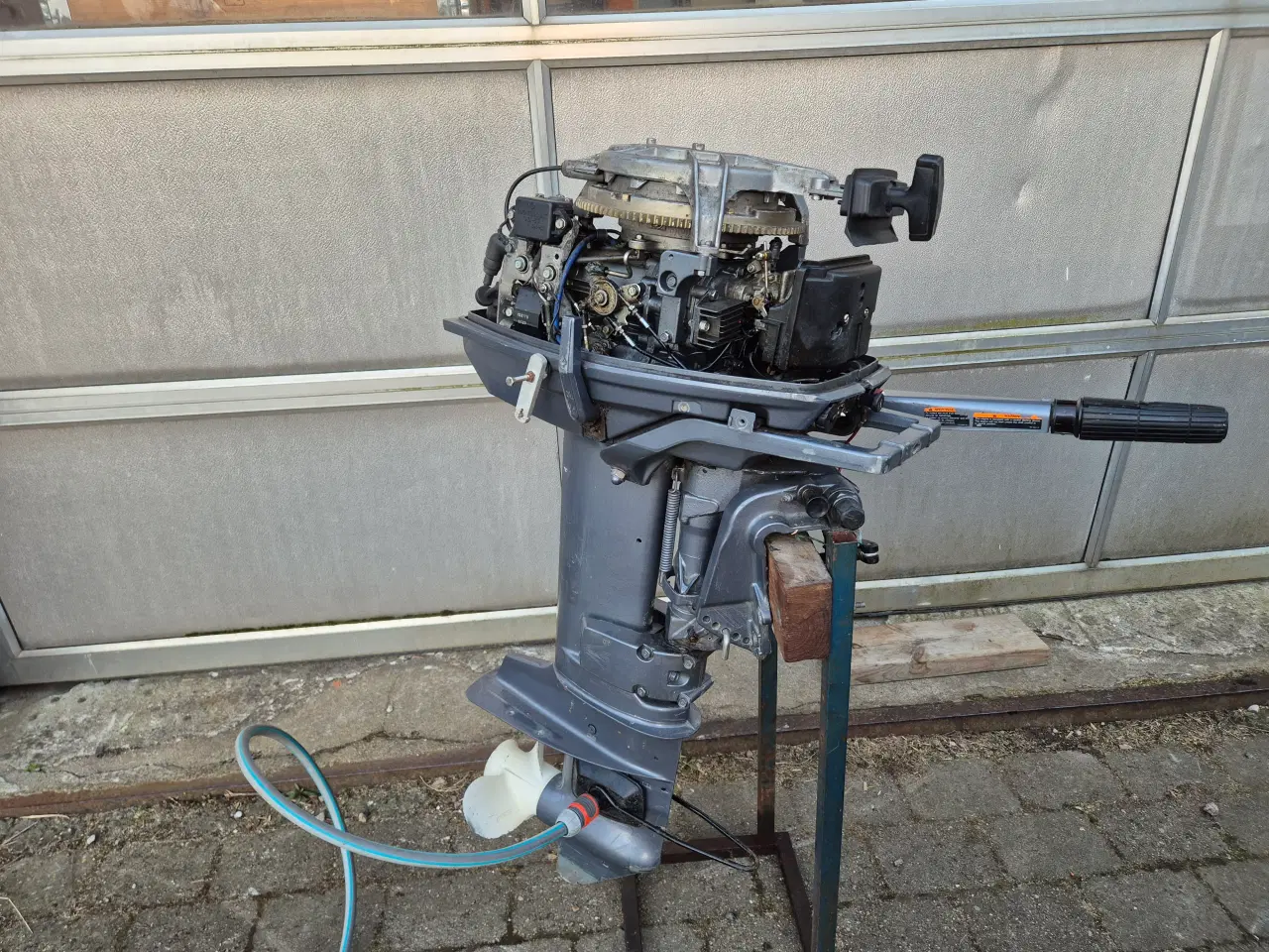 Billede 2 - Yamaha 20 hk med kort ben og tiller håndtag