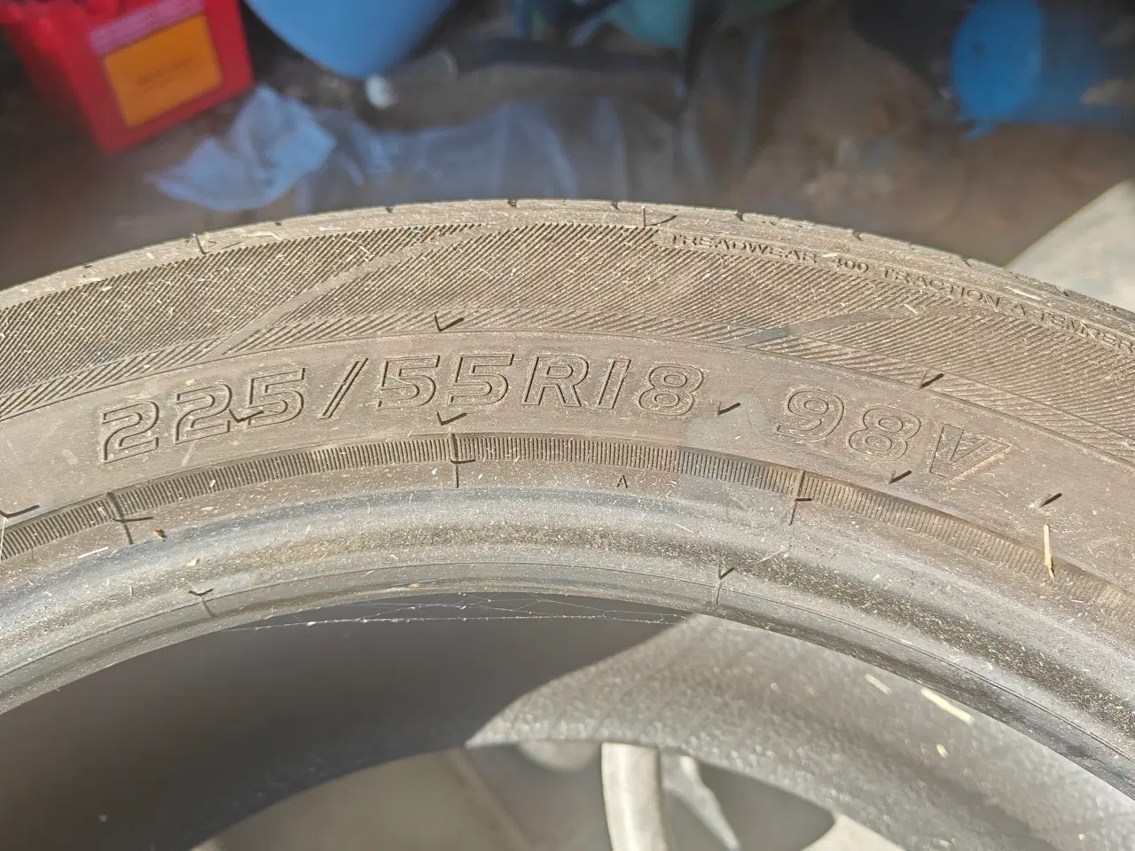 Billede 3 - 4 stk. næsten nye dæk