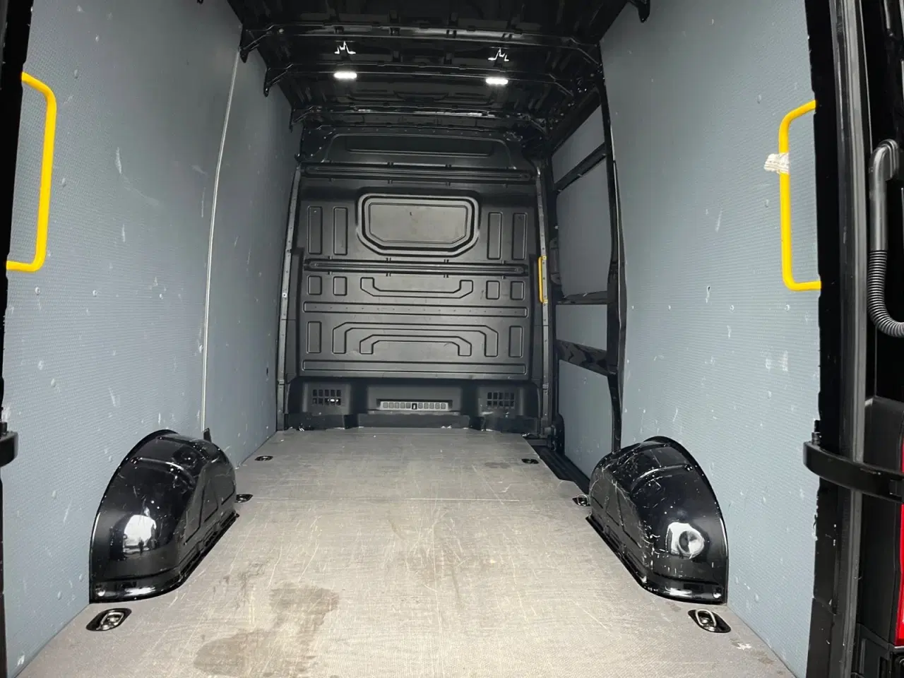 Billede 10 - VW Crafter 35 2,0 TDi 177 Kassevogn L3H3 aut.