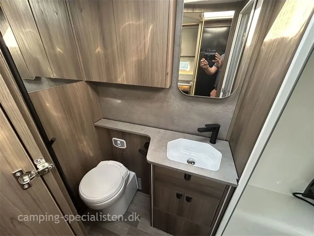 Billede 8 - 2026 - Kabe Royal   Kabe Royal X910 LQB model 2026 kan snart ses hos Camping-Specialisten