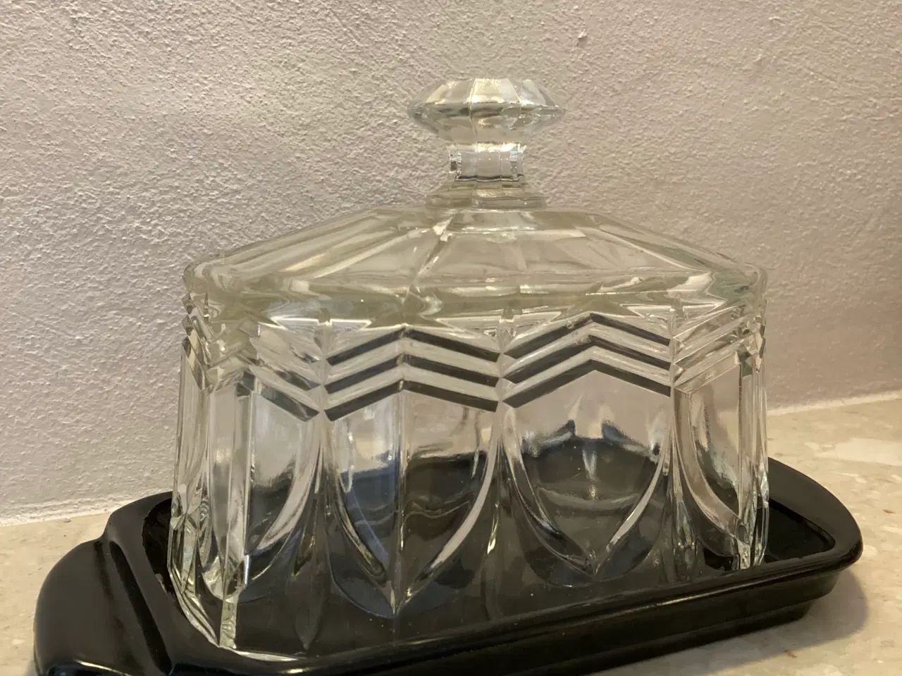 Billede 1 - Flot antik osteklokke med underfad