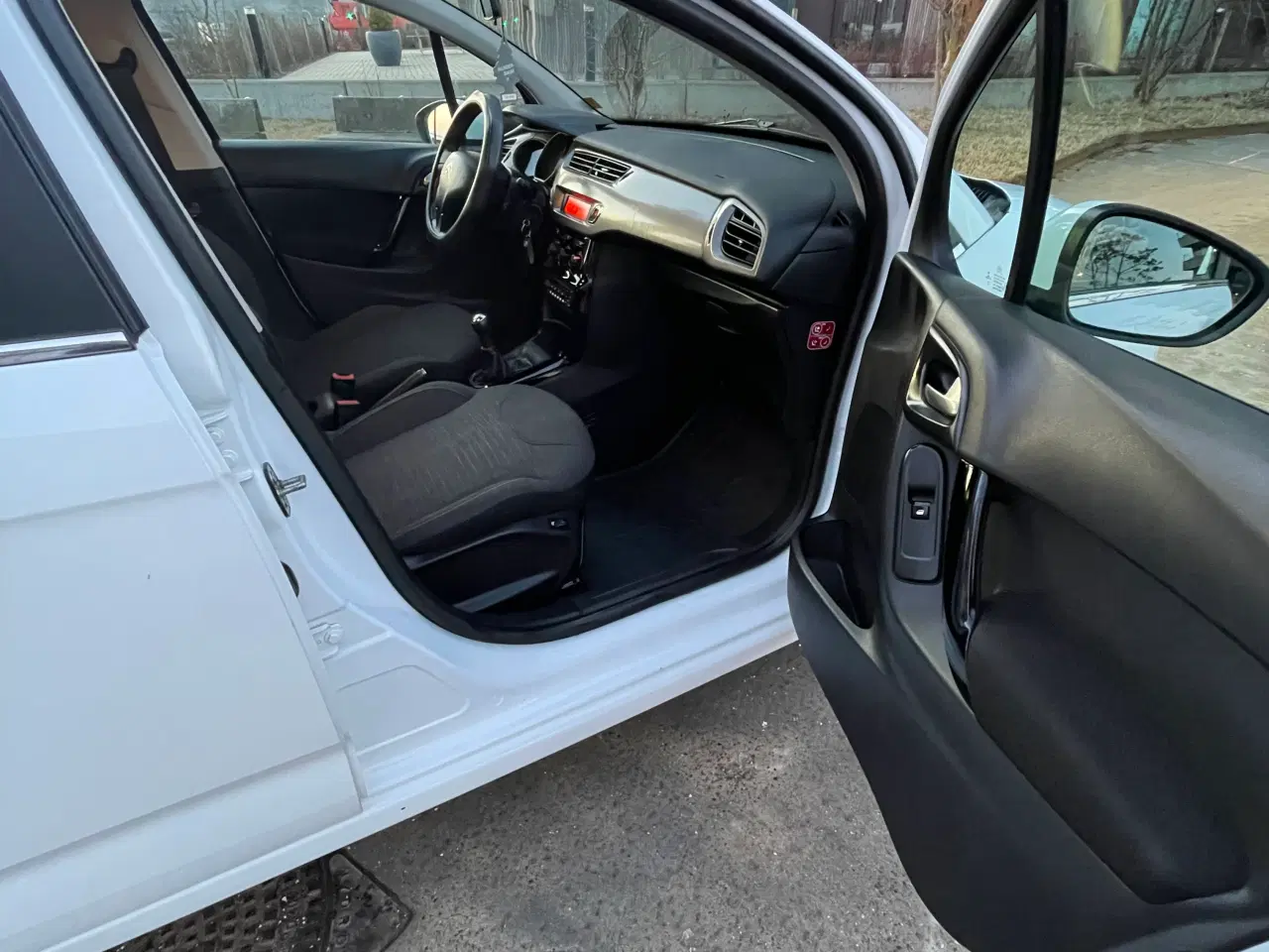 Billede 4 - Flot velholdt nysynet c3 1.6bluehdi 