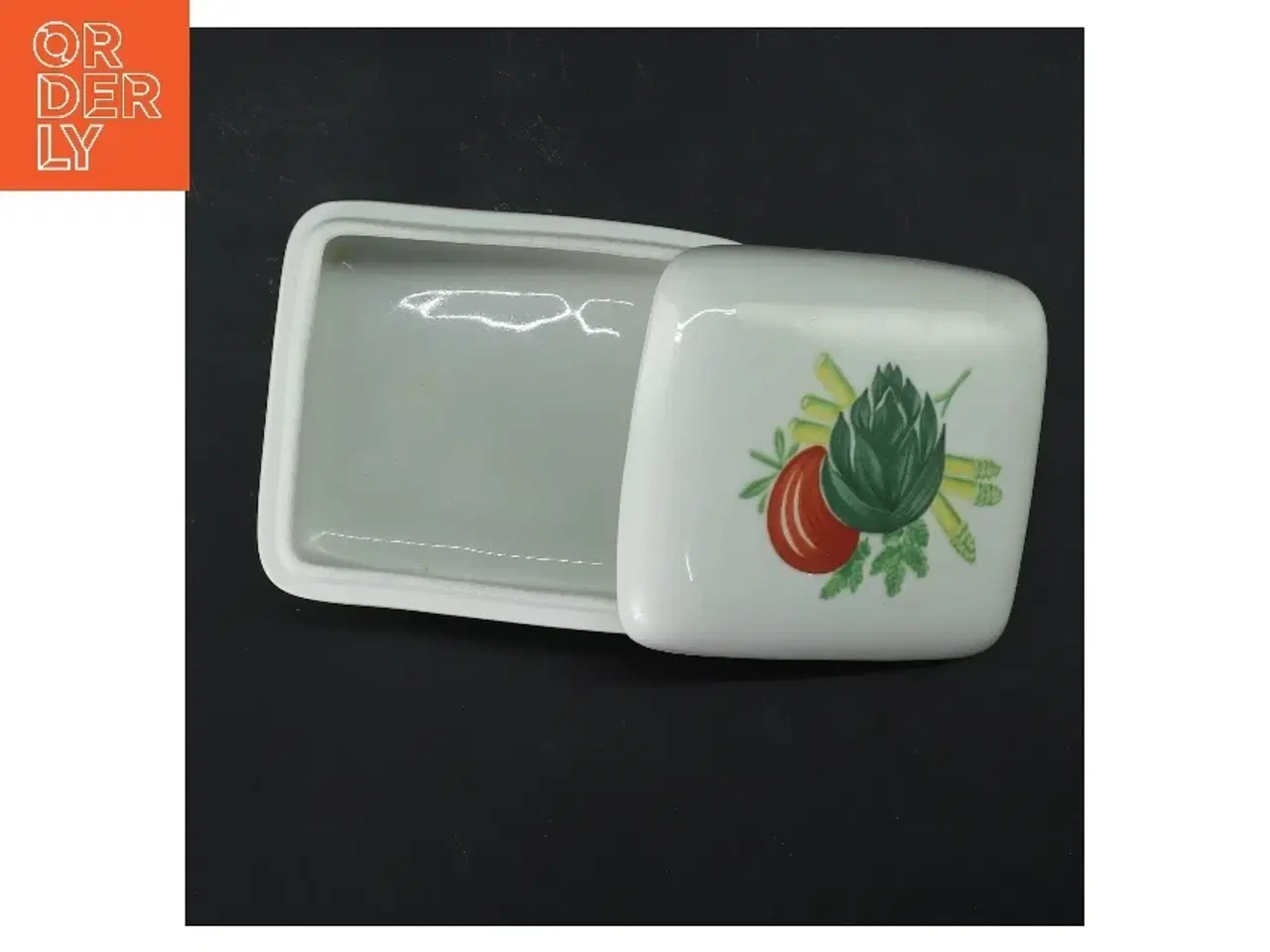 Billede 4 - Porcelænsæske med grøntsagsmotiv fra Lyngby (str. 11,5x9x6,5 cm)