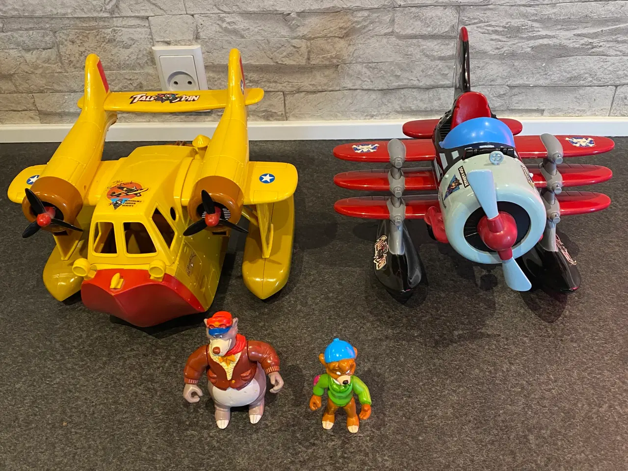 Billede 1 - Luftens helte fly og figurer