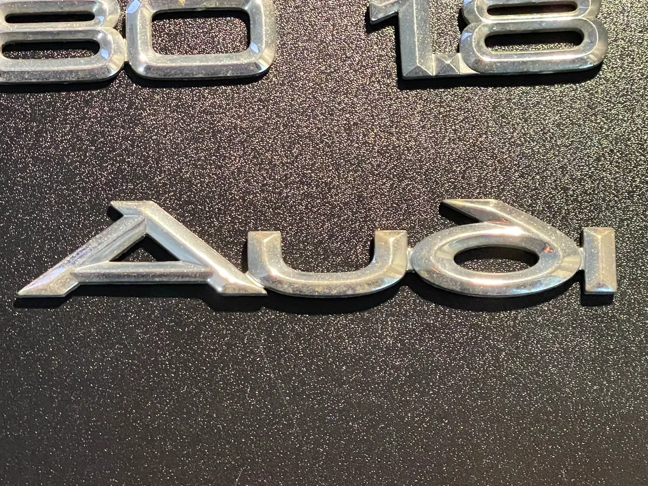 Billede 2 - Originale Audi 80 emblemer