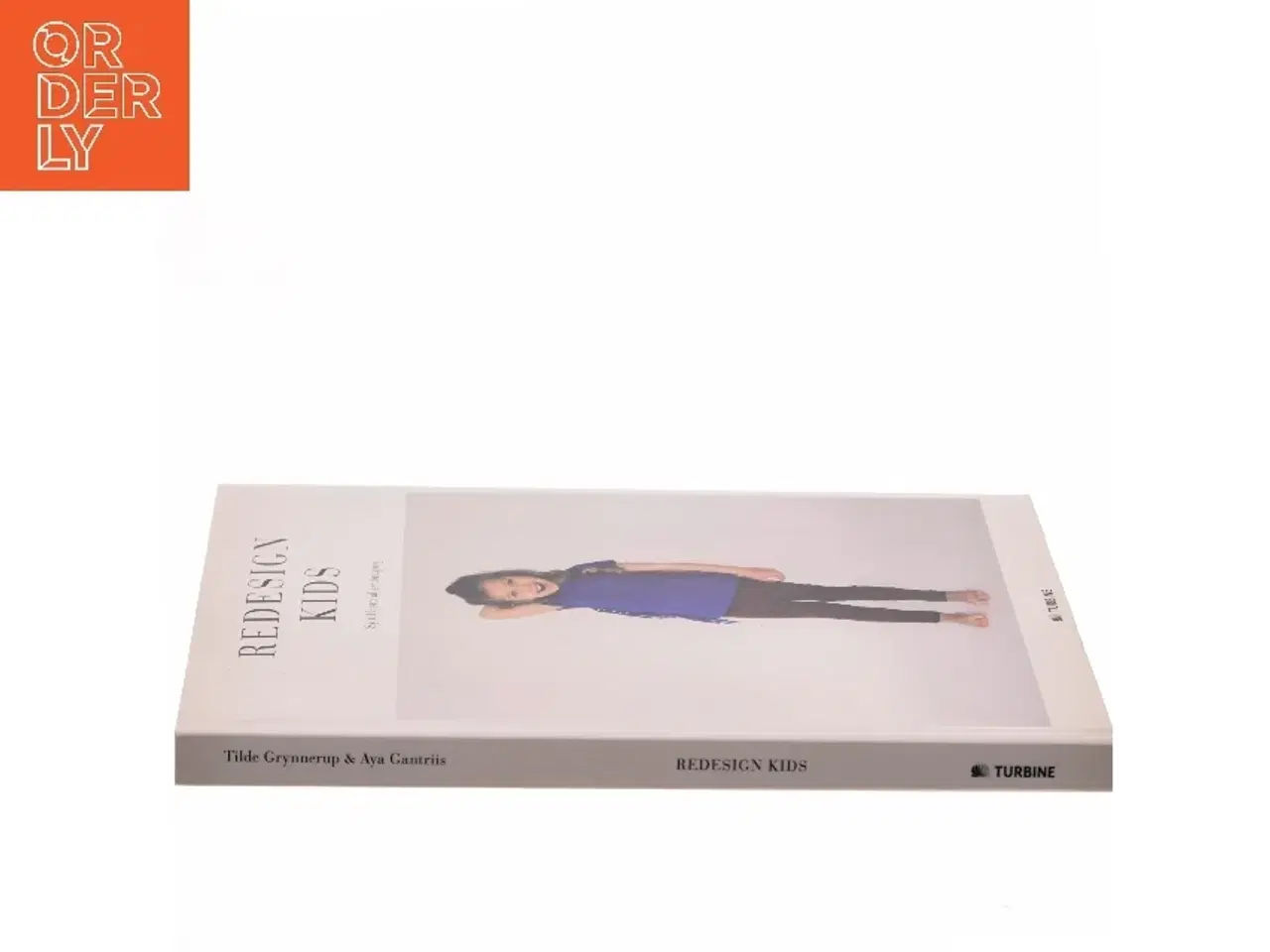 Billede 2 - Redesign kids : sy til børn af genbrugstøj af Aya Gantriis (f. 1974) (Bog)