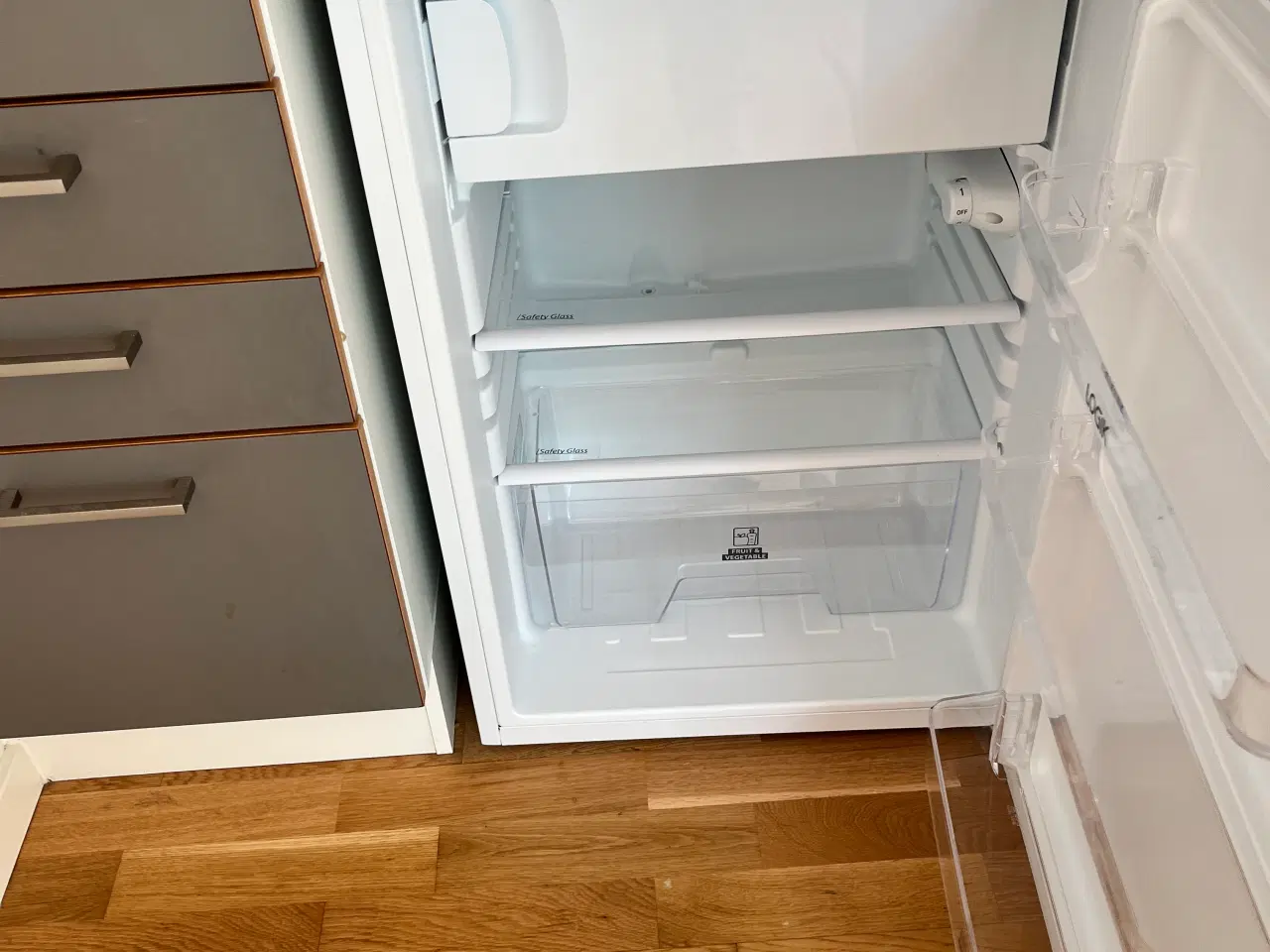 Billede 2 - Lille køleskab