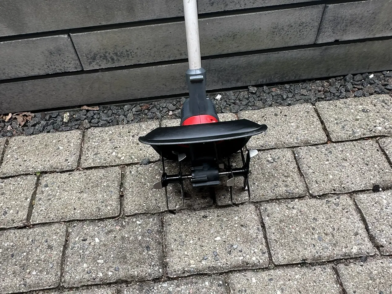 Billede 3 - Batteridrevet kultivator til havearbejde:
